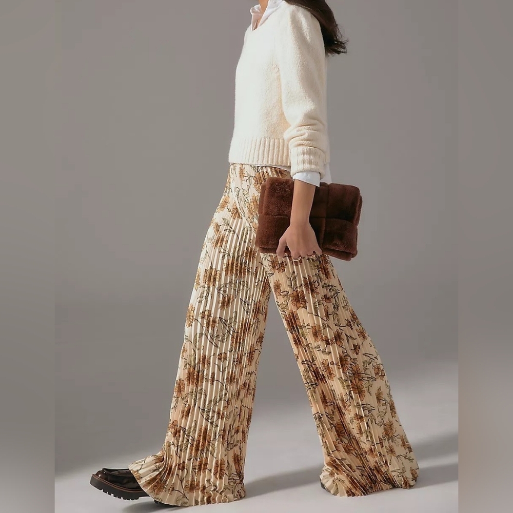 NWT Pleated Flare lined Pants